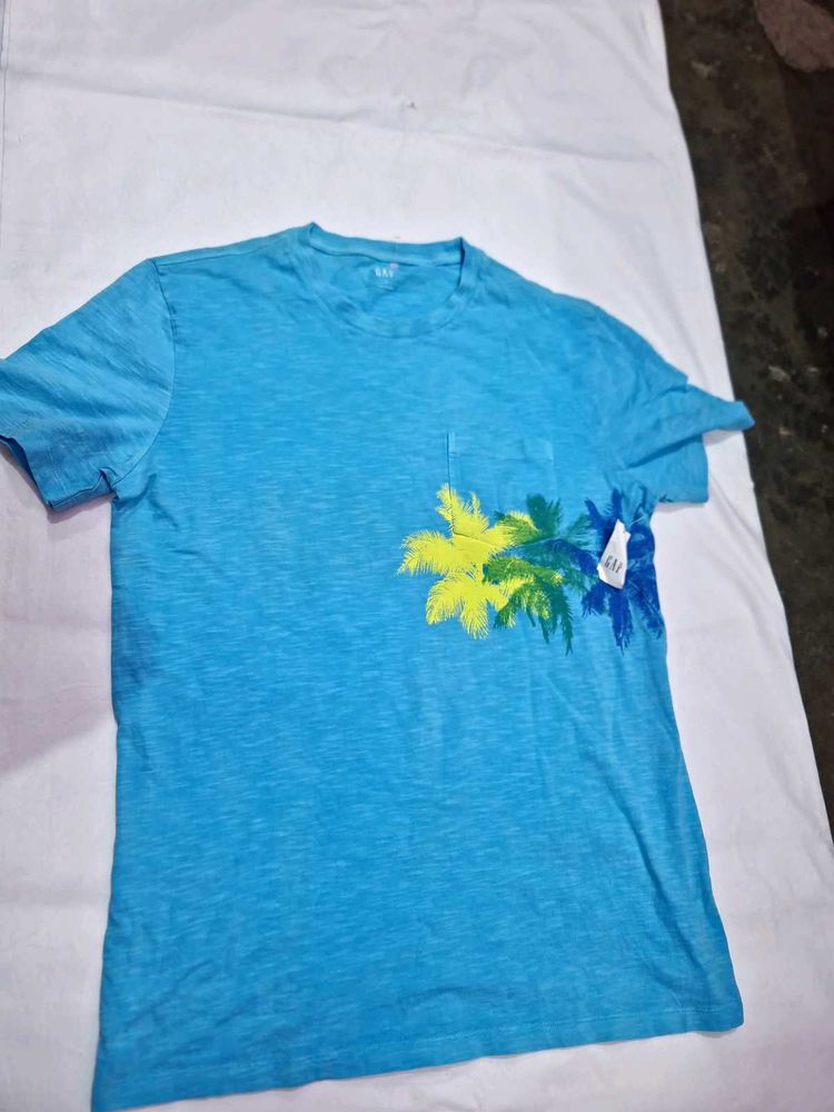 Gap blue T-Shirt with Palm Tree Graphic