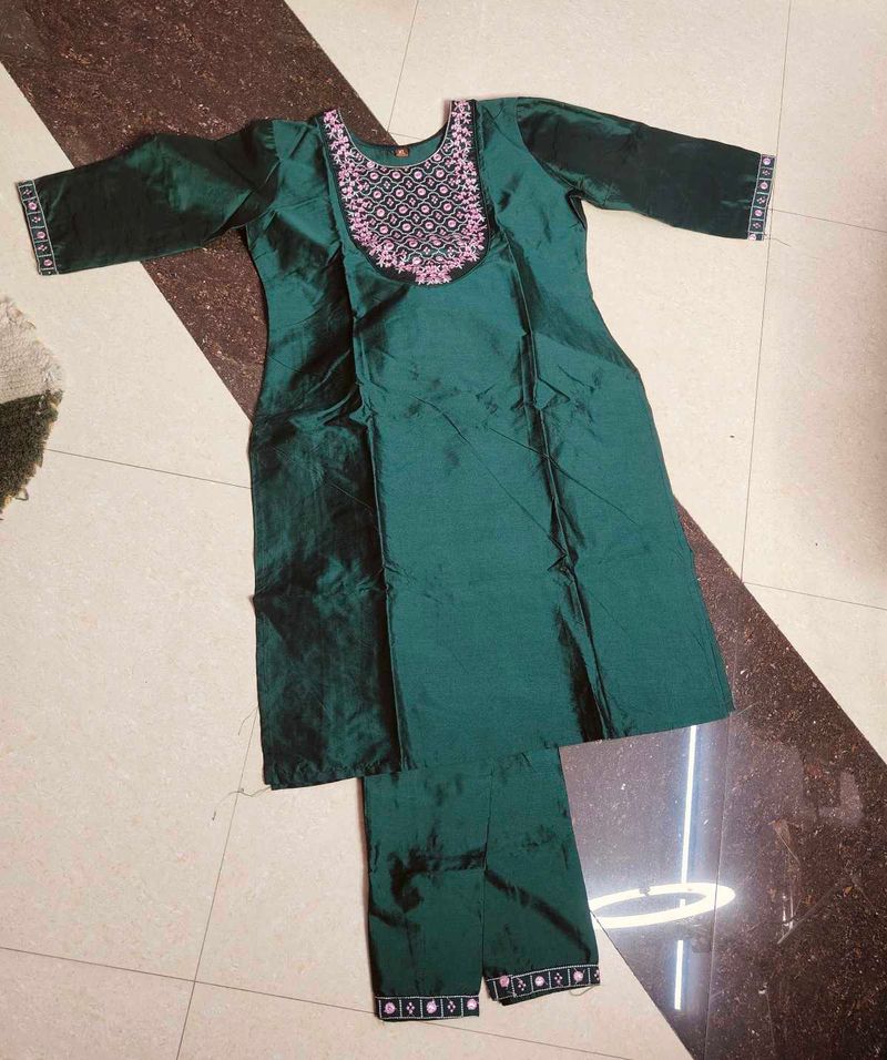 Elegant Green Embroidered Kurta Set