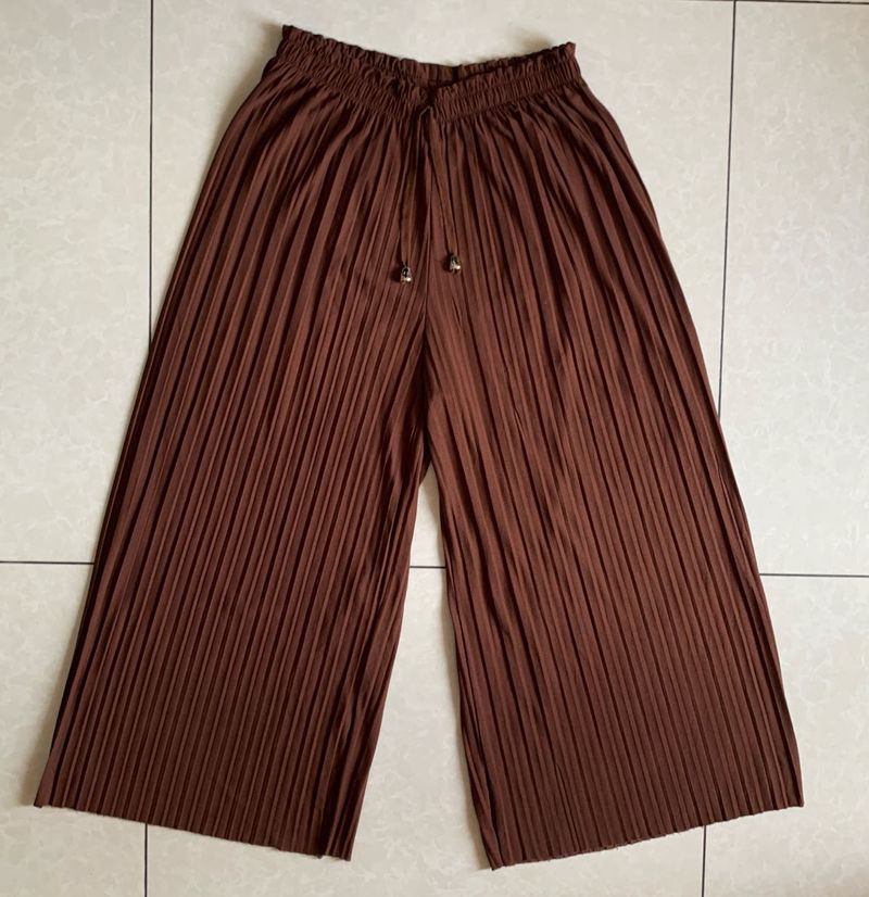 Pleated Wide-Leg Pants