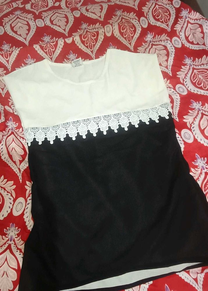 Elegant White &amp; Black Lace Trim Blouse