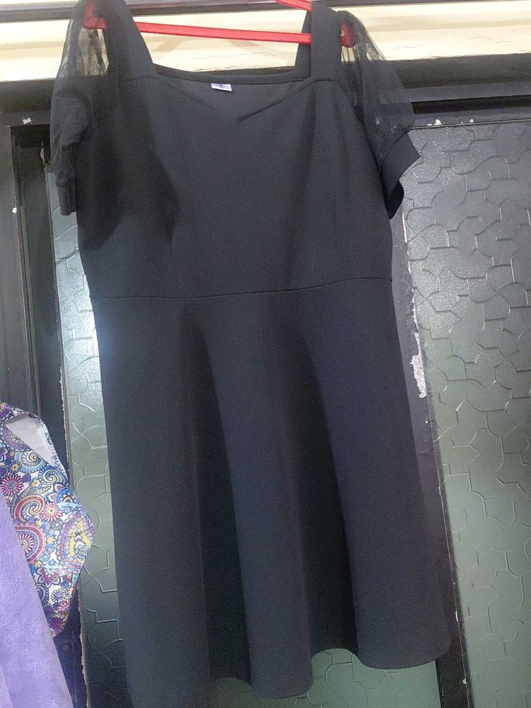 Elegant Black Sheer Sleeve Dress