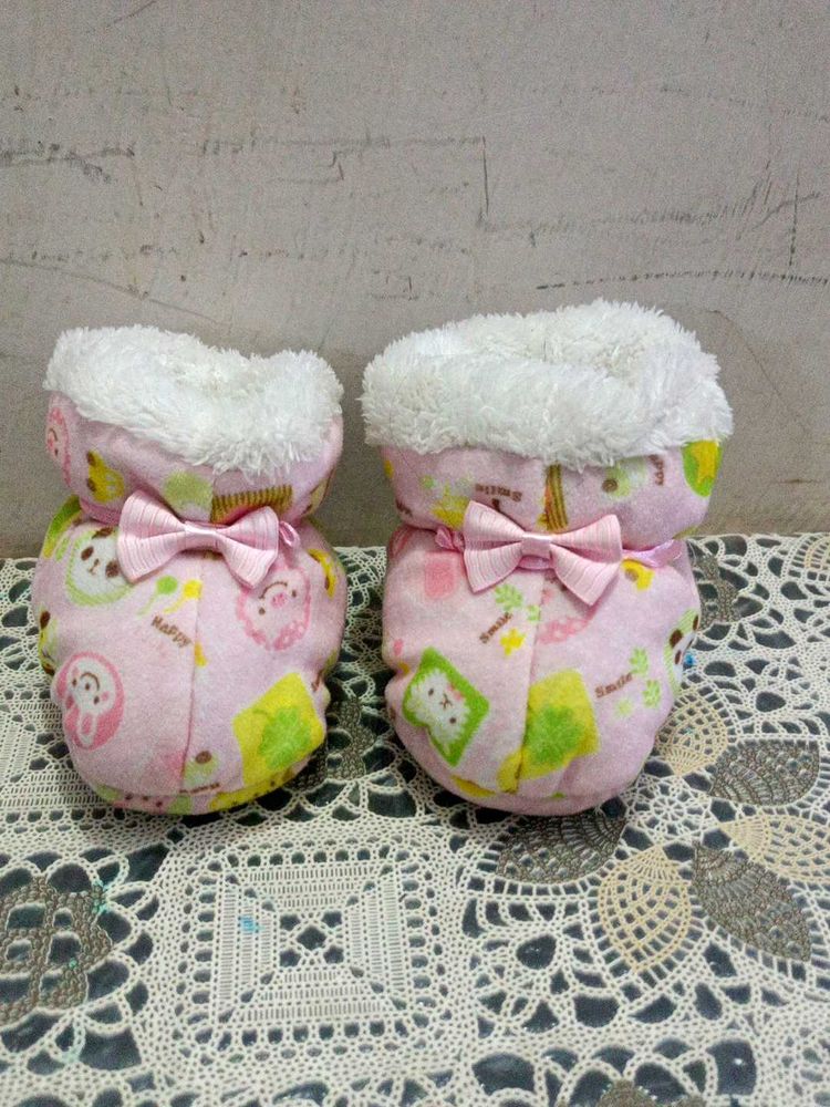 Bahut Hi Pyare Baby Girl Woolen Shoes