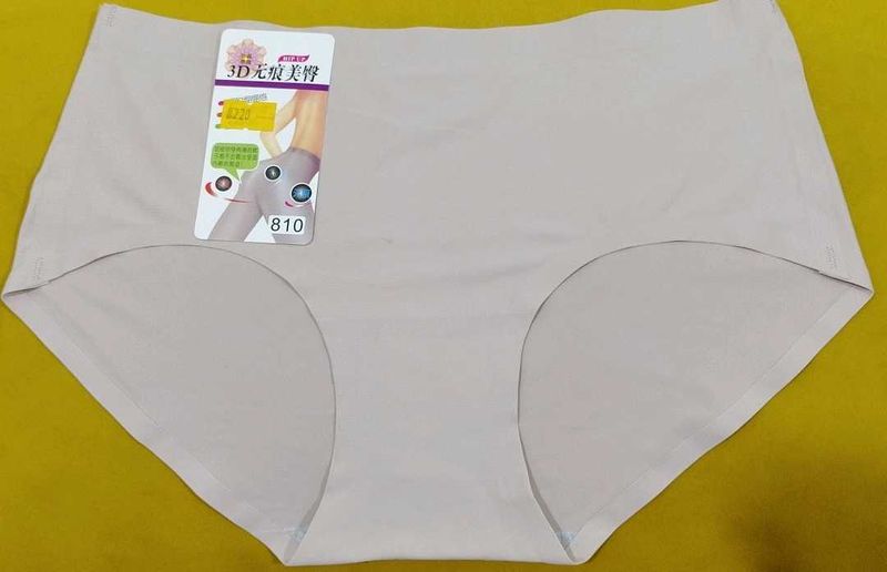 2017 -- 3D Seamless without elastic Panty