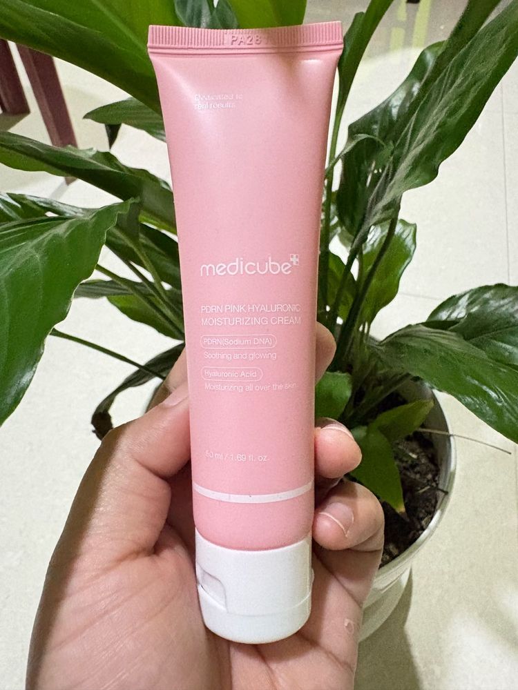 Medicube Pore Pink Hyaluronic Moisturizing Cream