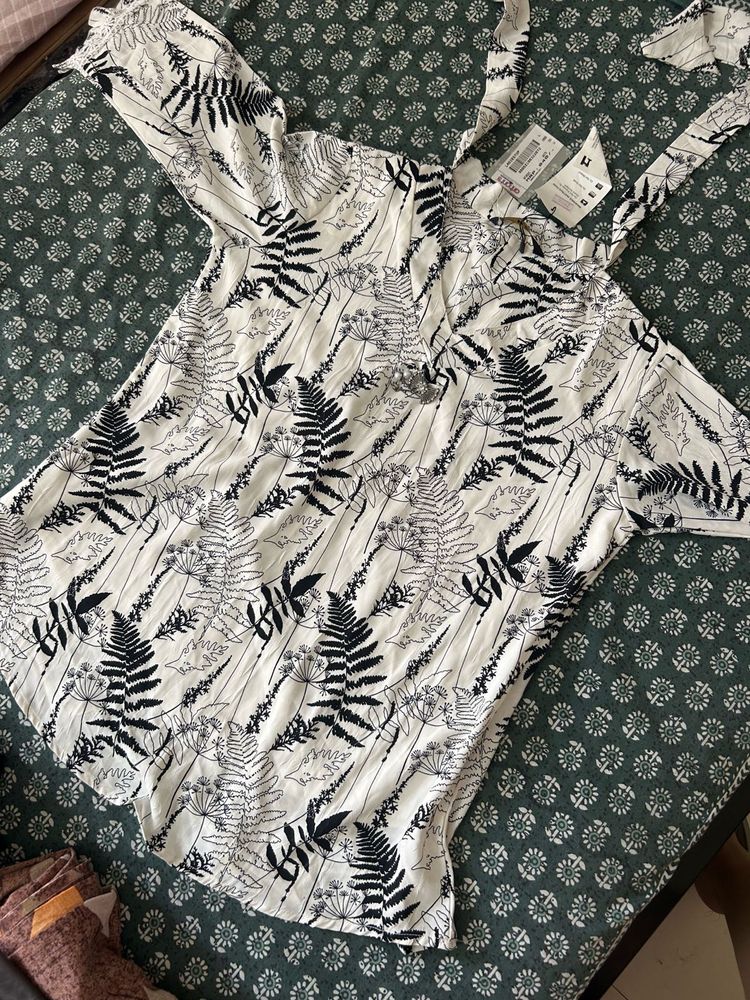 White &amp; Black Fern Print Top