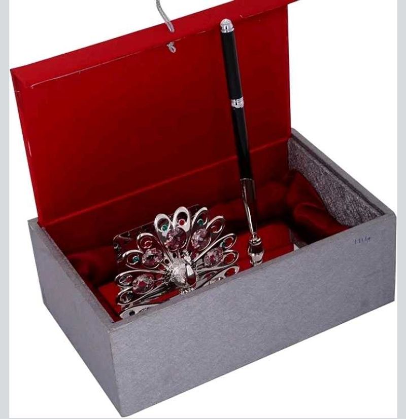 Elegant Peacock Pen Holder with Pe