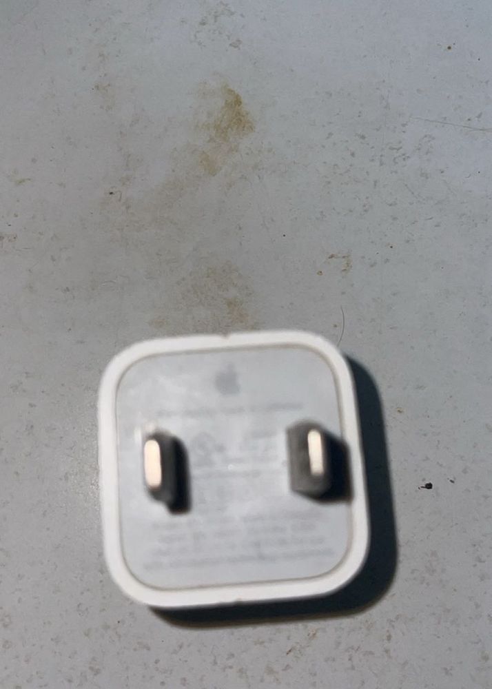 Original Apple 5W USB Power Adapter – 2 Pin – Genu
