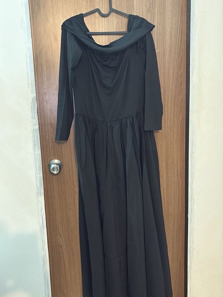Elegant Black Off-Shoulder Maxi Dress