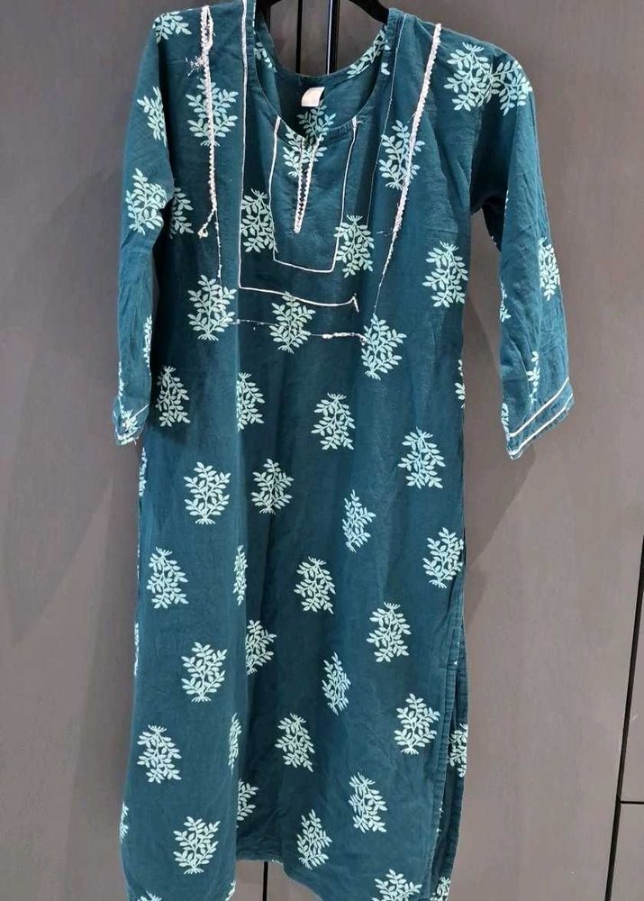 Elegant Green Embroidered Kurta