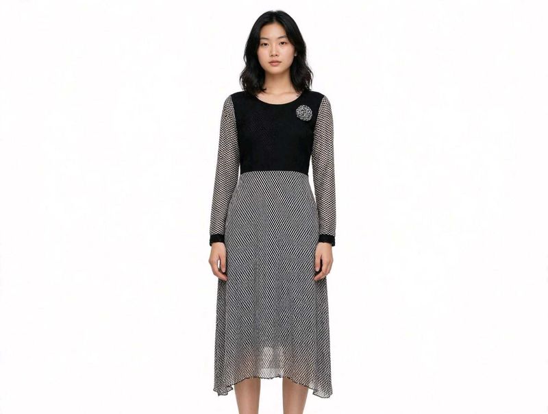 *Black White Checkered Lace Yoke Midi Dress with W