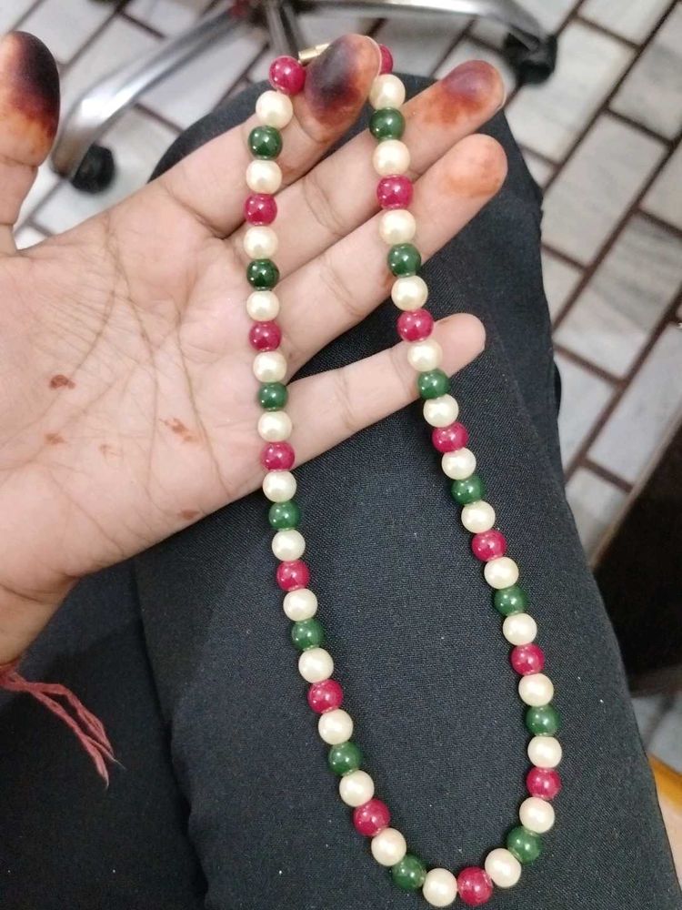Elegant Pearl Beaded Necklace