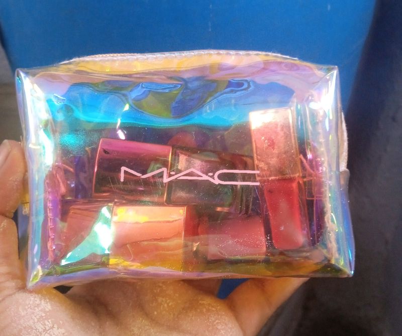 M.A.C Holographic Pouch 👝