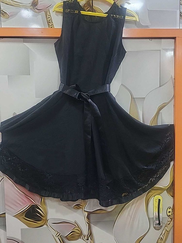Elegant Black Dress