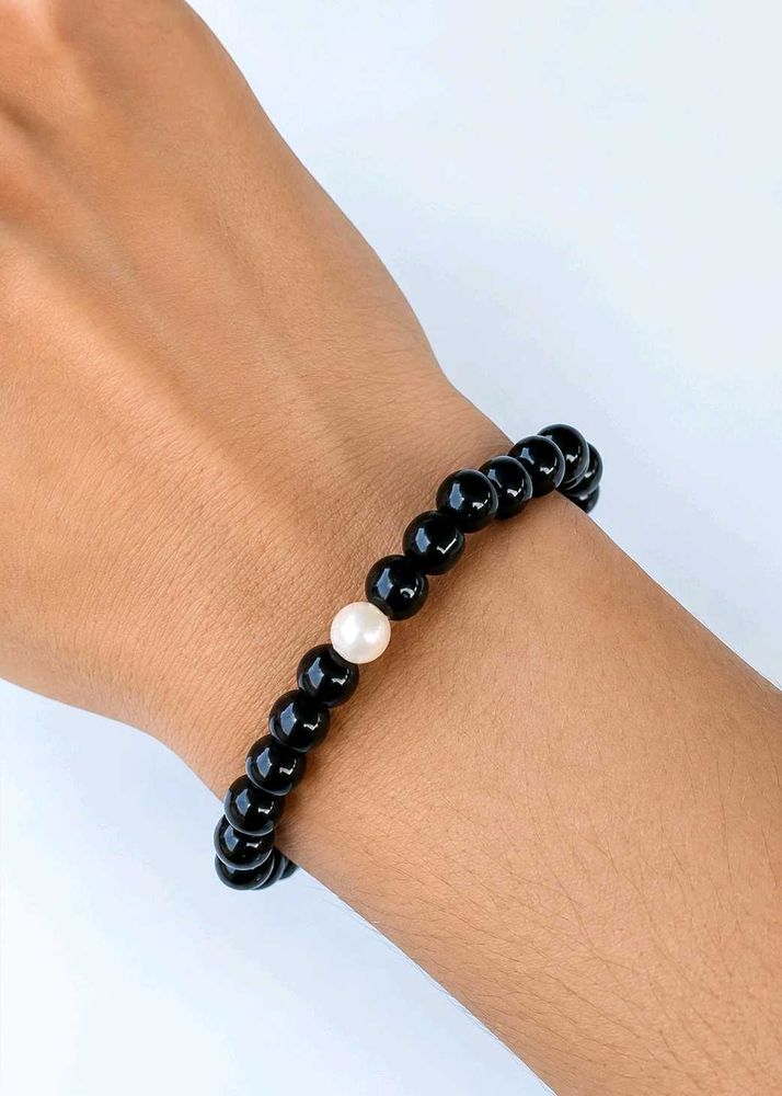 Elegant Black Beaded Bracelet with Pearl