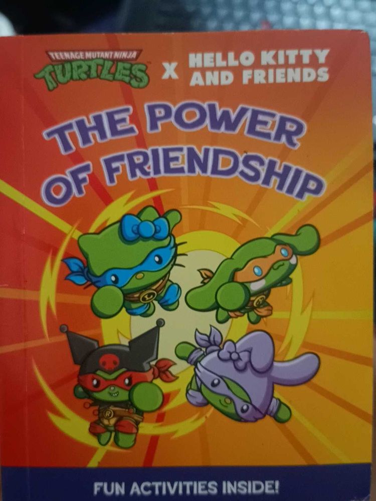 Teenage Mutant Ninja Turtles x Hello Kitty Book