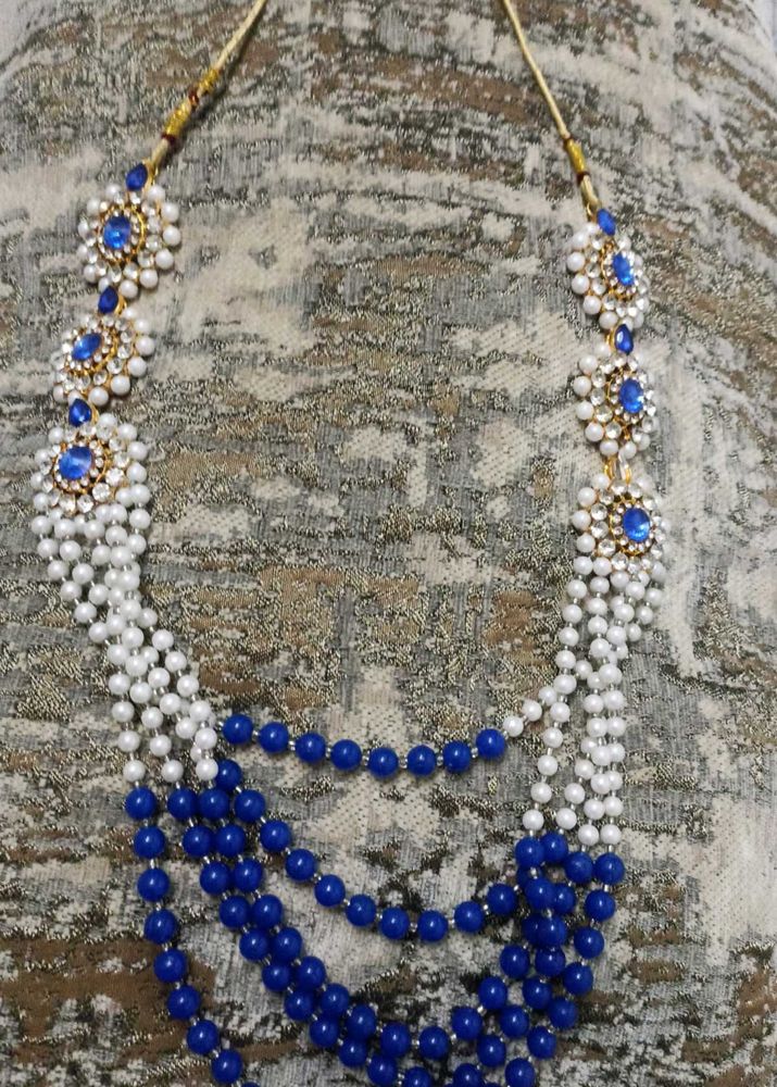 Stunning Blue &amp; White Beaded Necklace