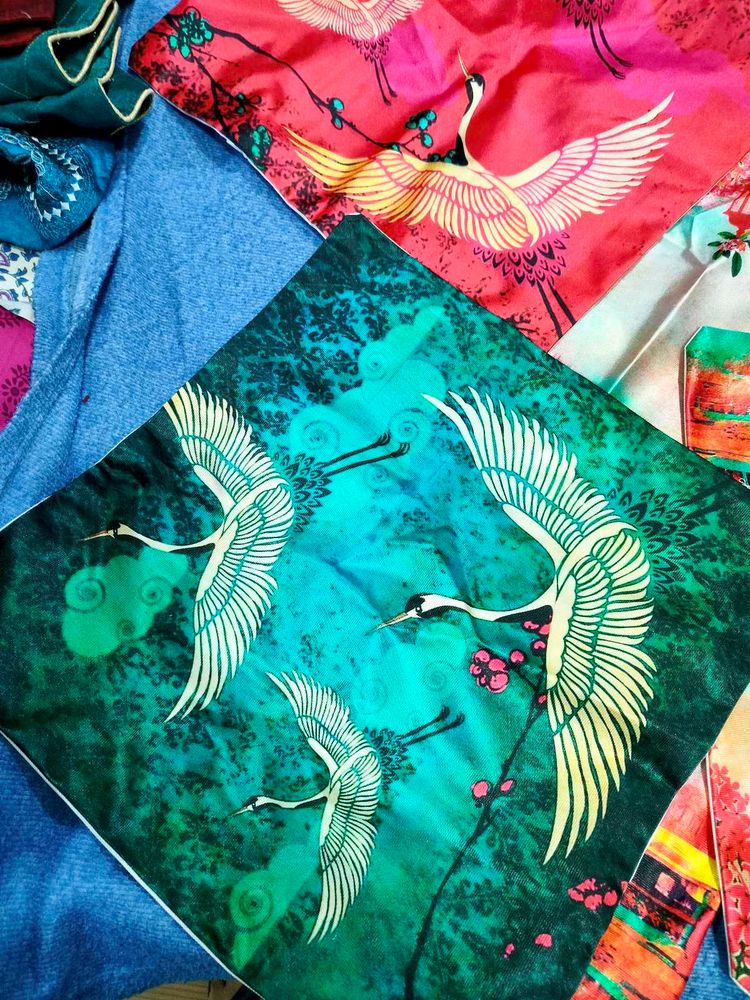 Vibrant Crane Print Cushion Covers (6)