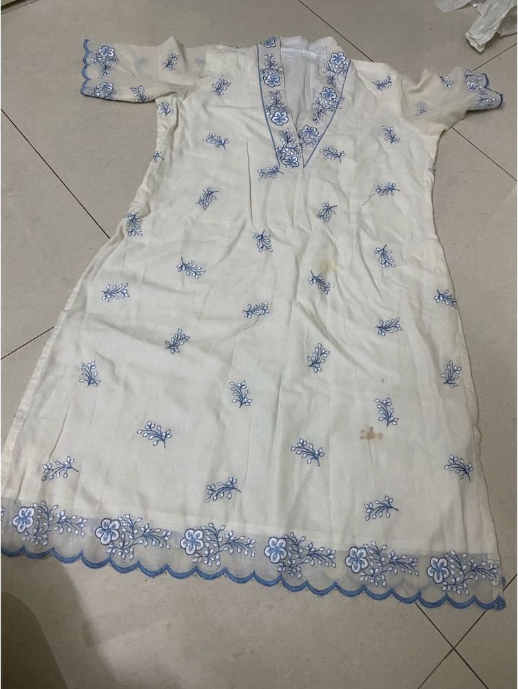Cream &amp; Blue Embroidered Kurta