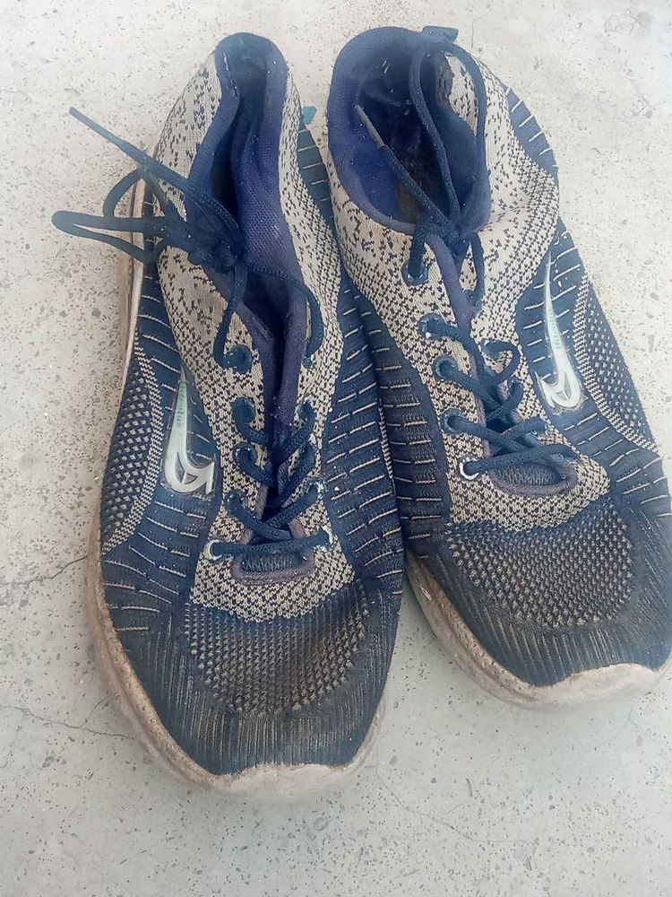 Used Men's Athletic Shoes