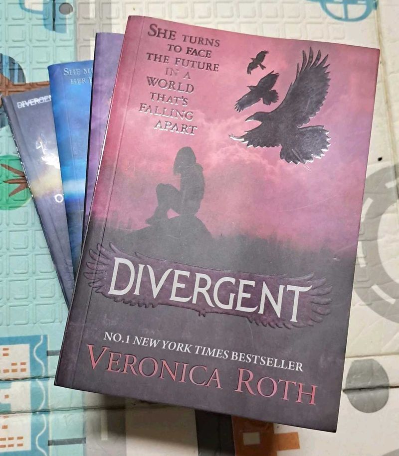 Divergent Series by Veronica Roth
