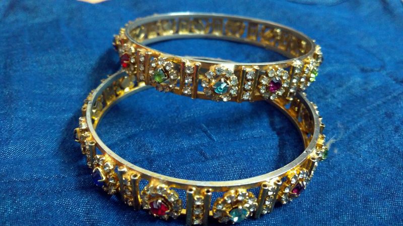 Multi color bangles