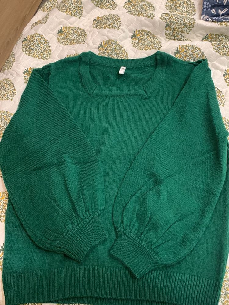 Winterter top From Iscenery (Price dropped)