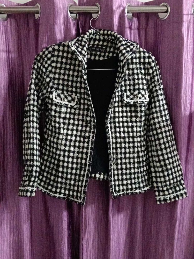 Chic Black &amp; White Checked Jacket