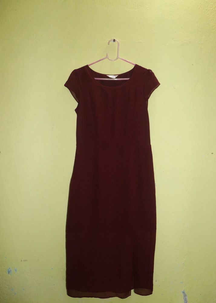 Knee Slit Bodycon Dress