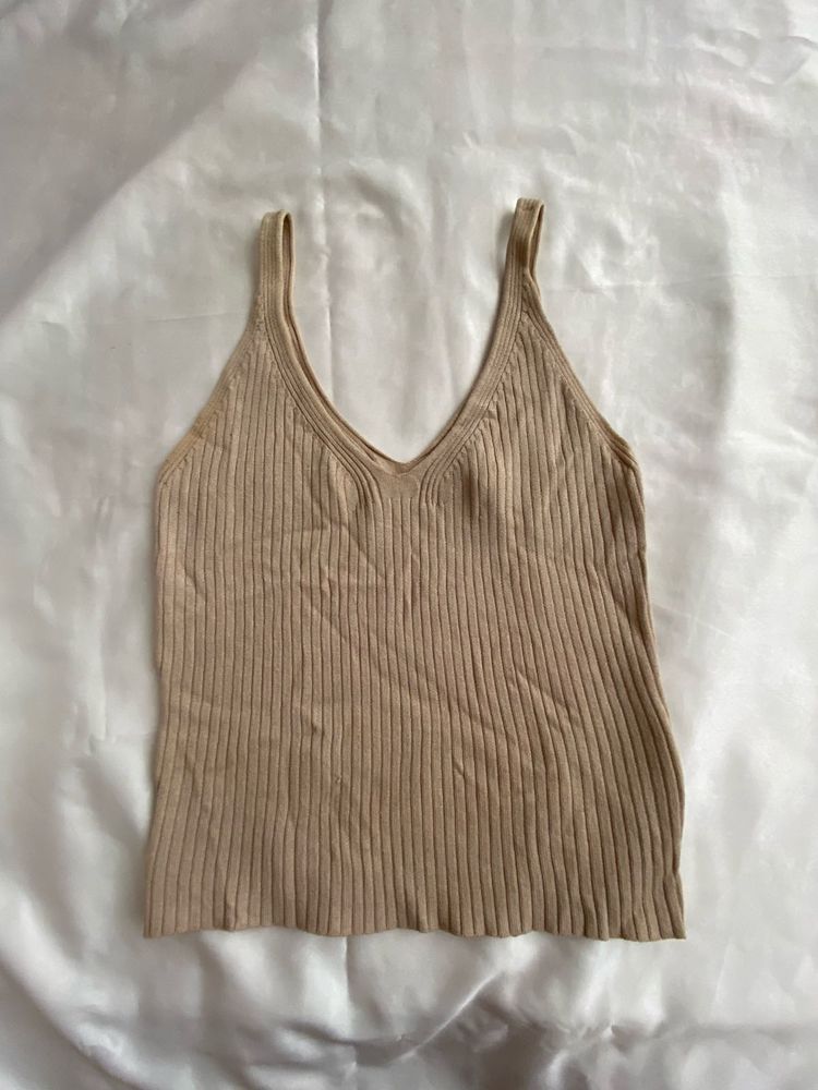 H&amp;M Beige Knit Top 🧸