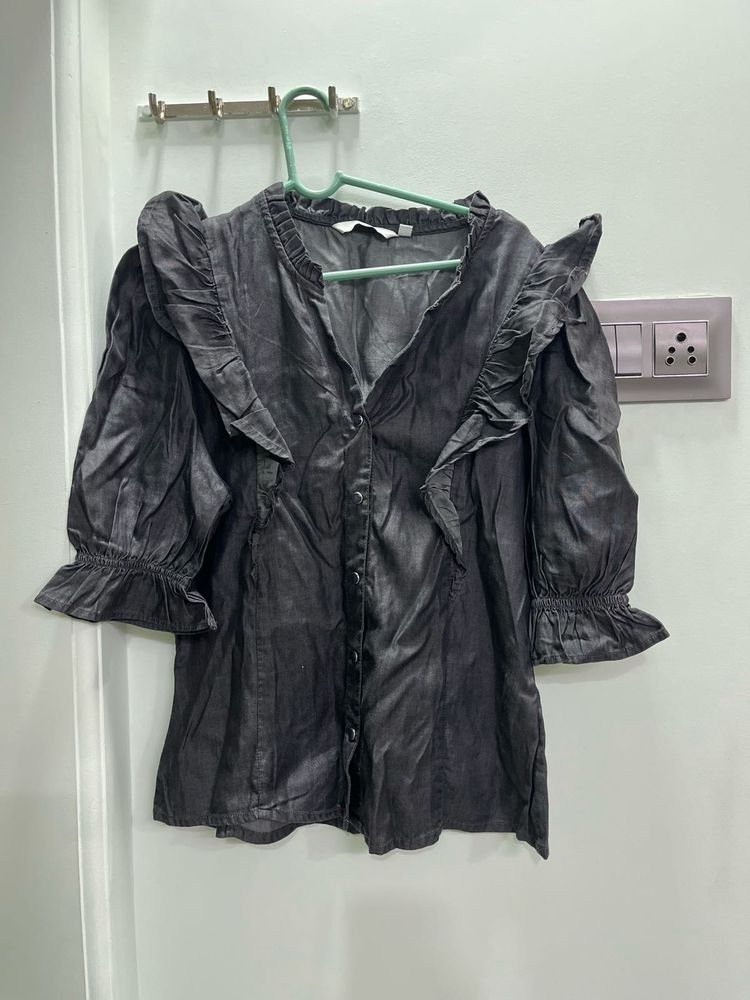 Chic Ruffled Charcoal Black Button-Up Top