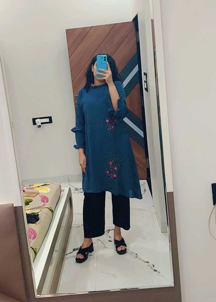 Grey Embroidered Kurta🩶