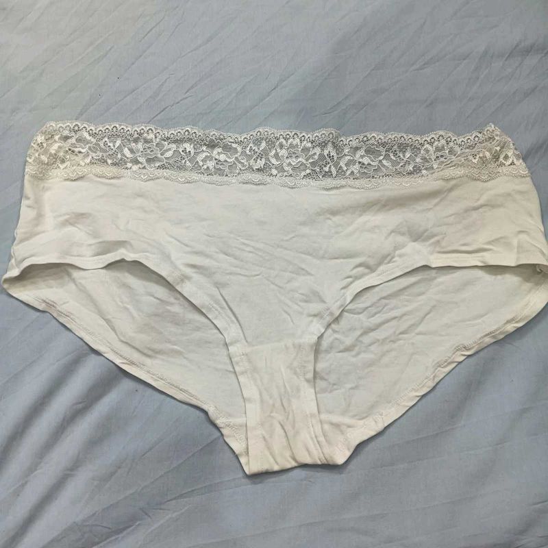 😍 Comfortable White Lace Trim Briefs