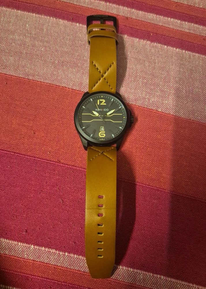 Stylish Leather Strap Watch