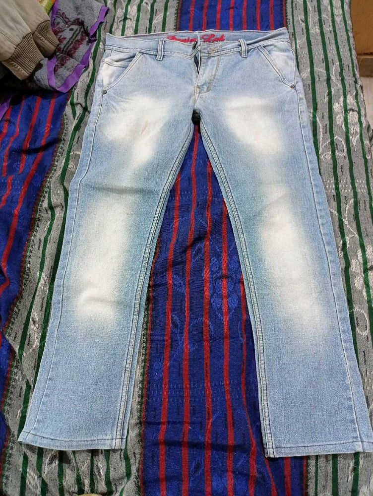 Stylish Light Wash Jeans