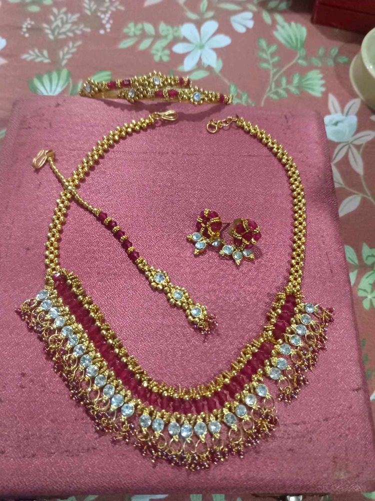 Indian Bridal Necklace Set in Pink