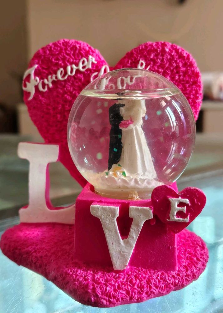 Love Couple Snow Globe Showpiece