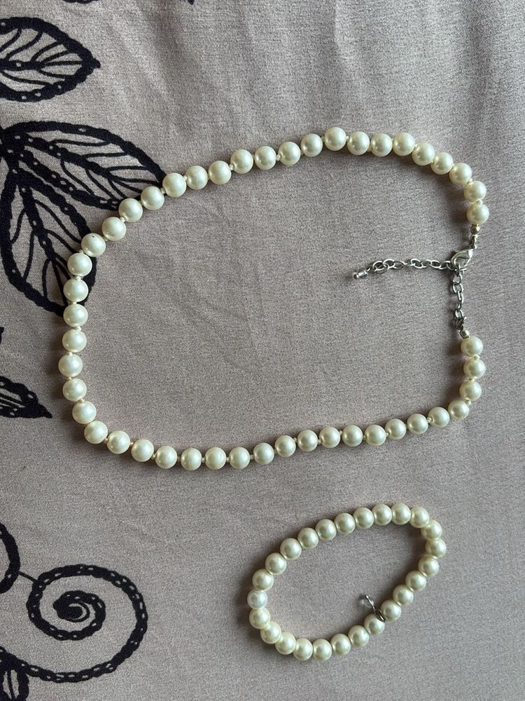 Pearl Necklace and Bracelet Set