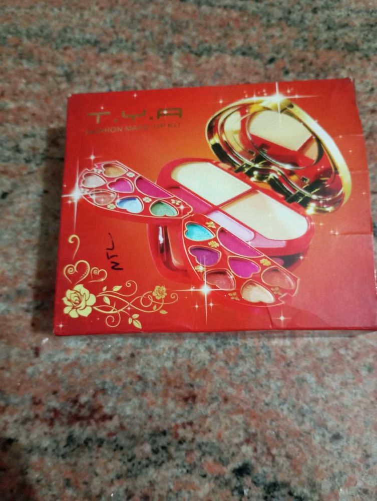 Fashion Makeup Kit