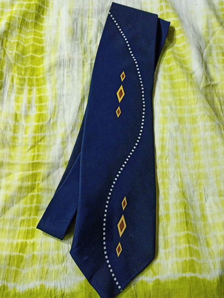 A Navy Blue Tie . New &amp; Nice 🙂 Ti