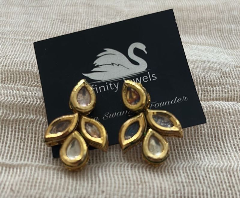 Elegant Gold Kundan Leaf Earrings
