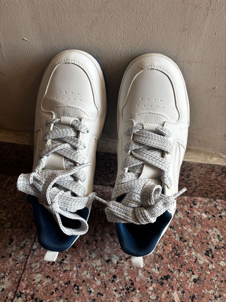 Men's White Casual Sneakers