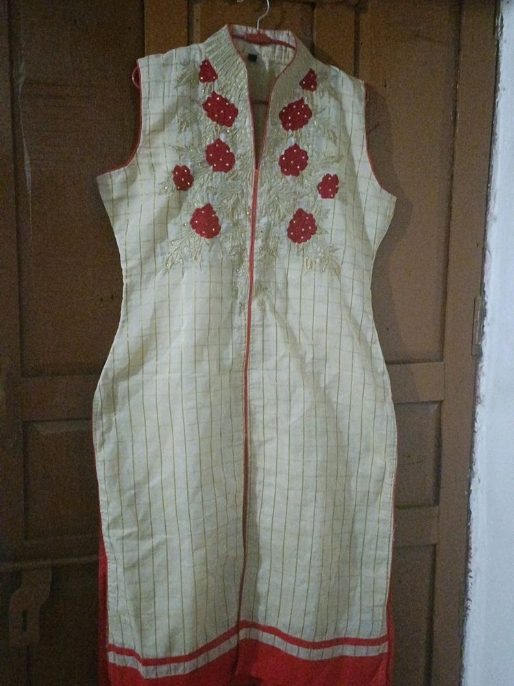 Elegant Embroidered Sleeveless Kurti