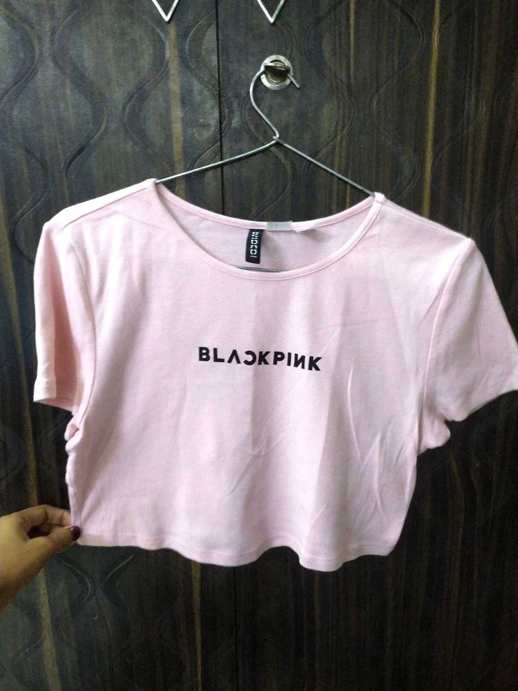 black pink T-shirt from H&amp;M brand