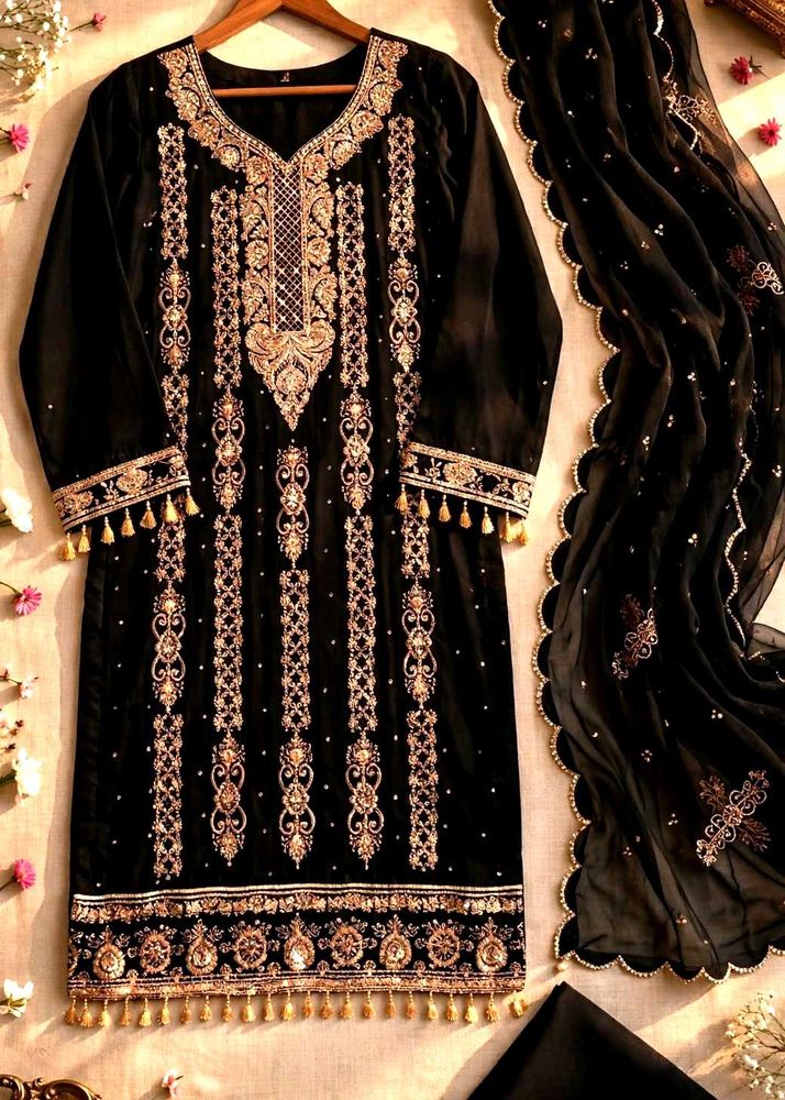 🖤✨heavy Black pakistani suit🌸💕❤️