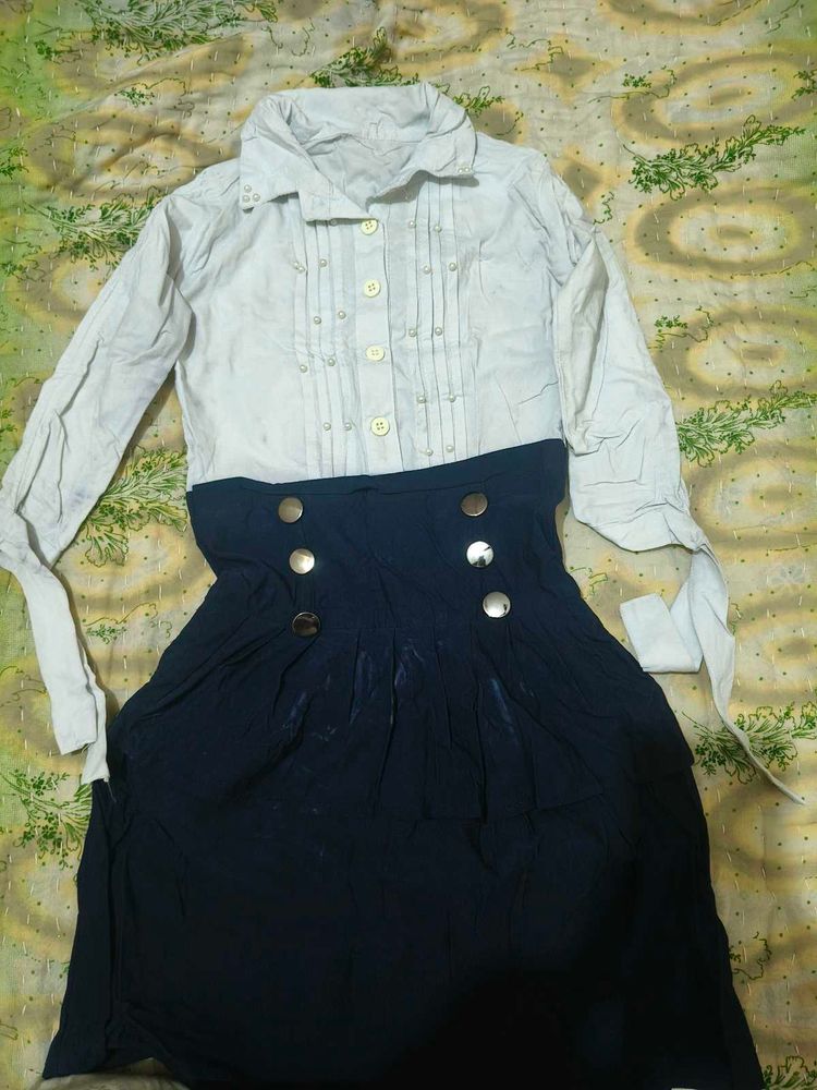 Chic Navy &amp; White Dress with Pearl Accents