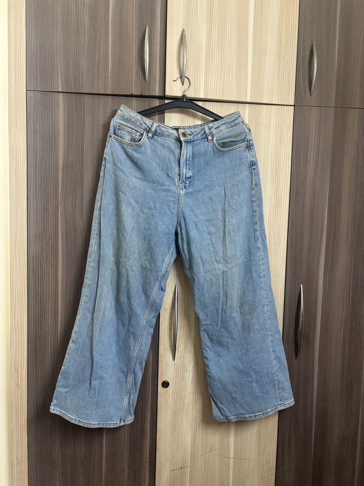 Light Wash Wide Leg Jeans