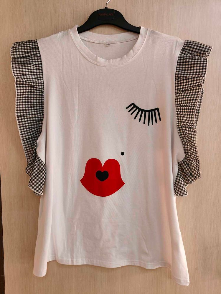 Winky Butterfly Sleeves Top