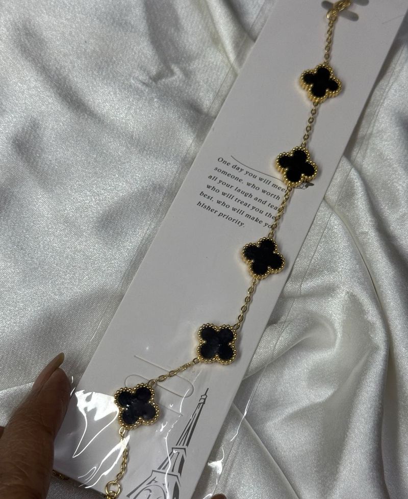 Elegant Clover Bracelet - Anti Tarnish