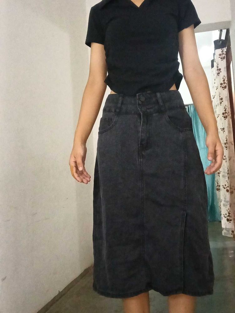Stylish Dark Wash Denim Midi Skirt