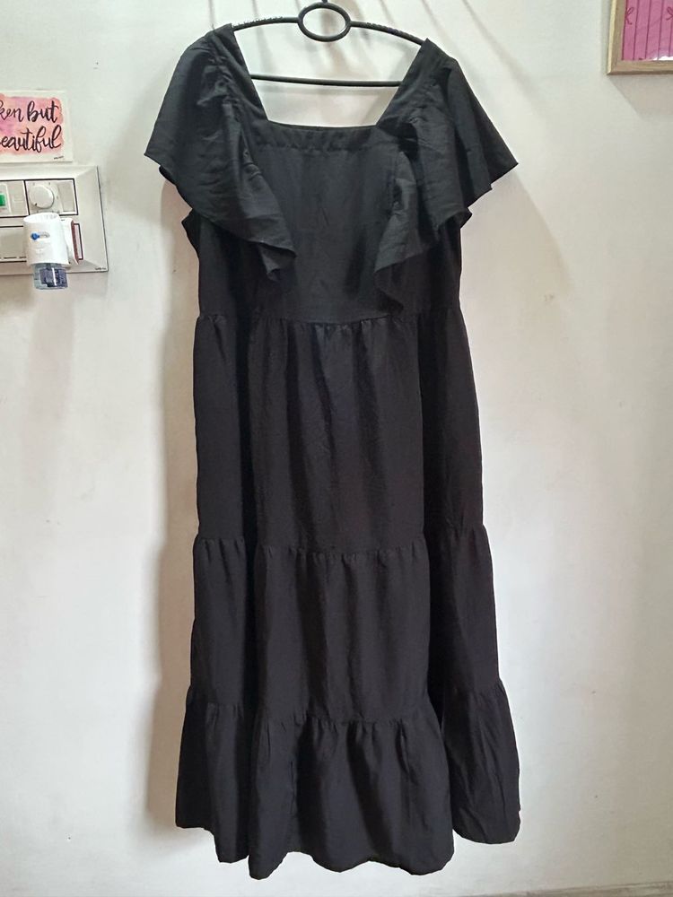 Deebaco Chic Black Tiered Maxi Dress